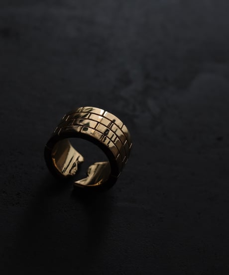 Wall ring / Gold