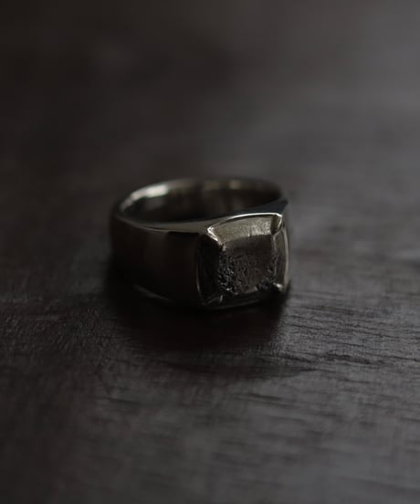 Claw ring / Crack