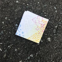 紳士ハンカチ　ばらばらプリント 　E