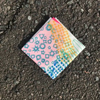紳士ハンカチ　ばらばらプリント 　Q