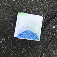 紳士ハンカチ　ばらばらプリント 　C