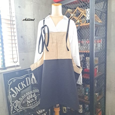 【背中がかわいい】エプロンドレス：リネン×ブラック【0986】