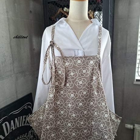 【背中がかわいい】エプロンドレス：ブラウンフラワー【0896】