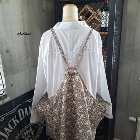 【背中がかわいい】エプロンドレス：ブラウンフラワー【0896】
