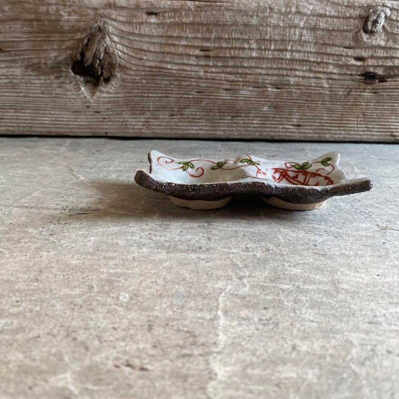 波佐見焼 洸彩窯 地紋唐草二品皿 | MatsuBokkuri