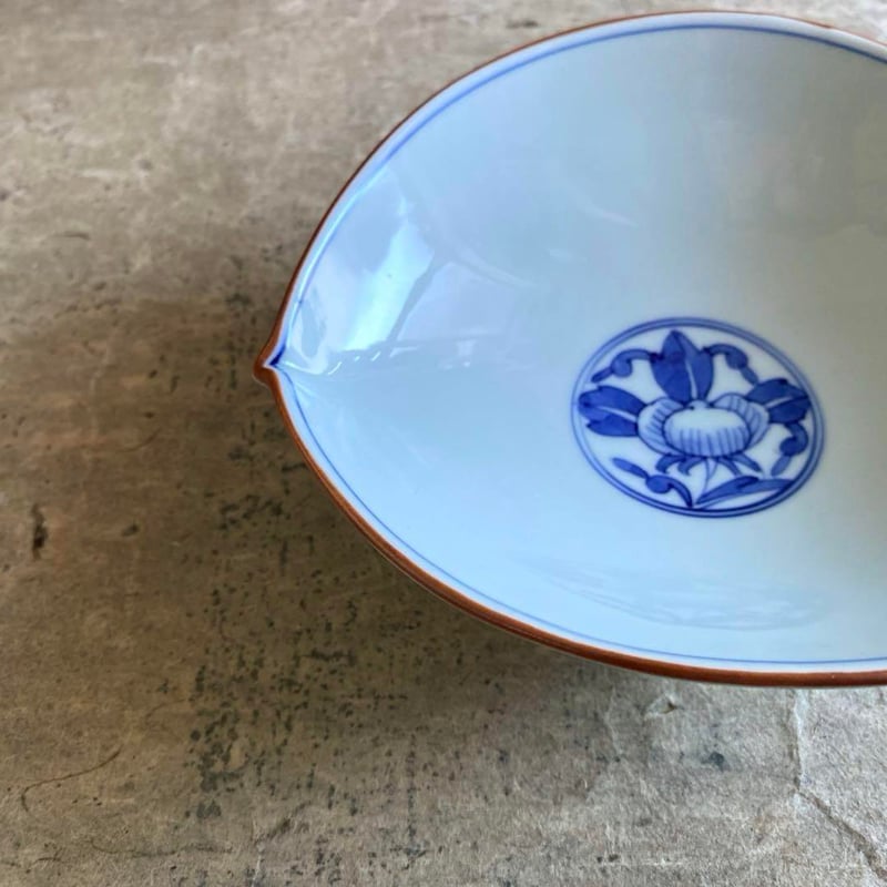 波佐見焼 洸琳窯見込牡丹レモン型向付 | MatsuBokkuri