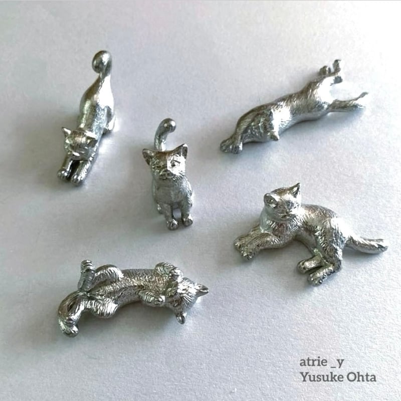 猫デザインの錫製(ピューター)箸置き 6個セット　太田祐輔氏製作 atrie_y 太田祐輔 錫製猫の箸置 「おひるね」 | MatsuBokkuri