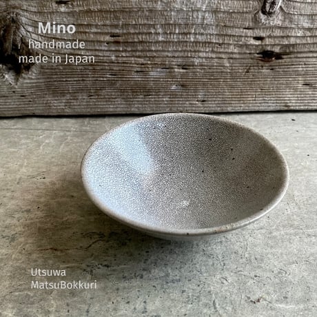 未使用 美濃焼 兵山窯 陶器 立体 どんぐり 木の実 ボウル 大皿 鉢 Amazon.co.jp: 木箱付美濃焼 大吉窯 2点セット 朱巻金彩 三ッ組