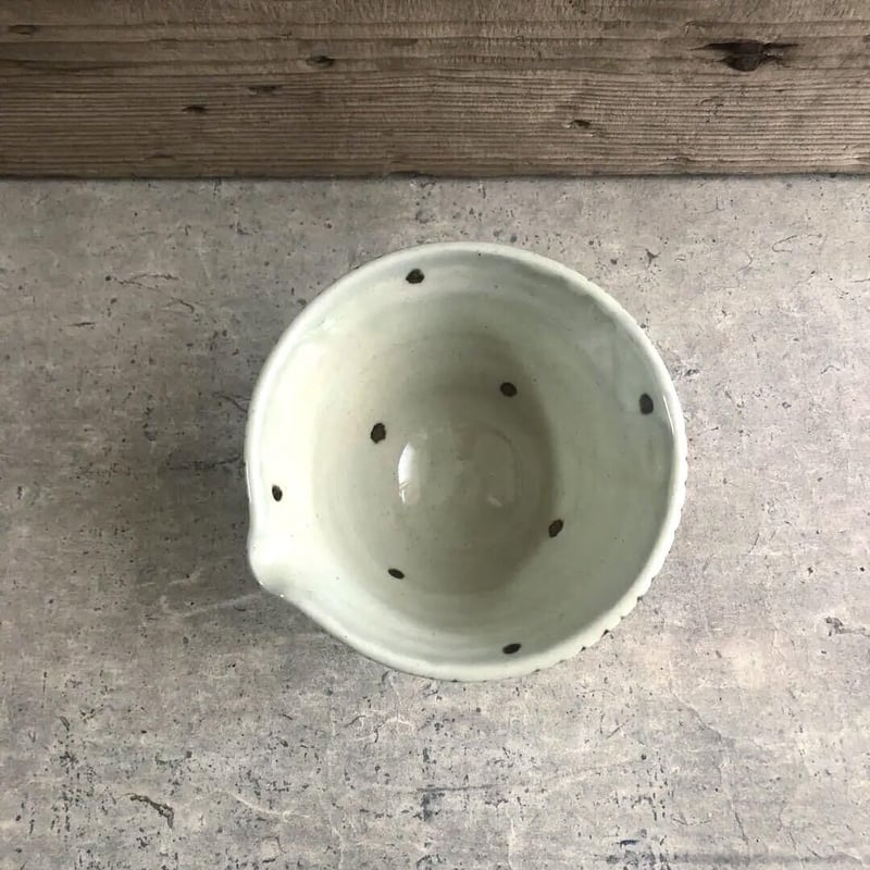 益子焼 粉引錆十草片口鉢 | MatsuBokkuri