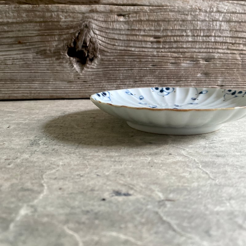 伊万里焼 徳七窯 つる花唐草輪花皿 | MatsuBokkuri