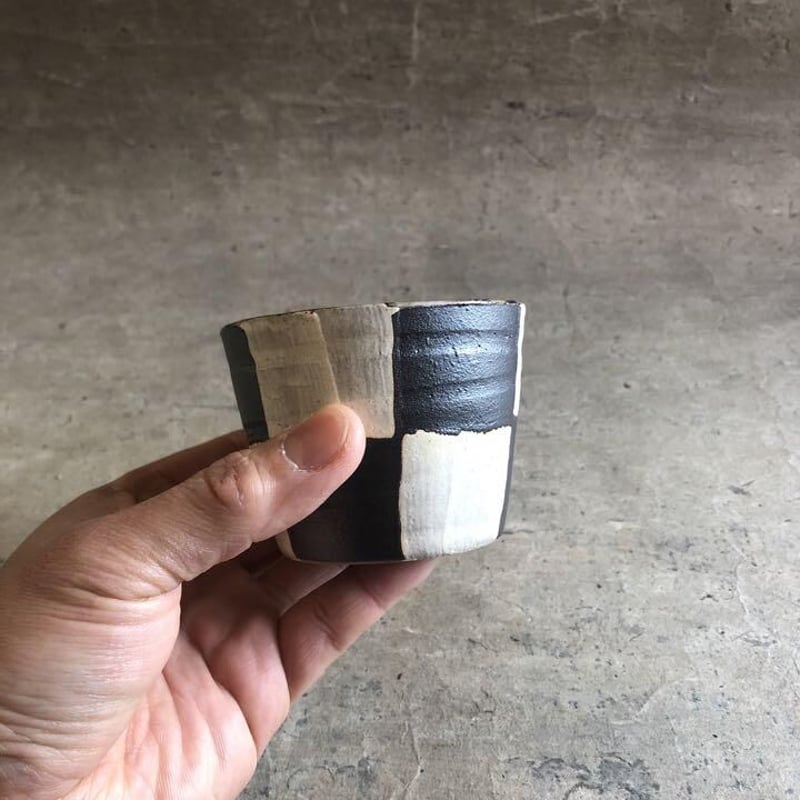 美濃焼 縞吉窯 鉄黒釉市松模様 蕎麦猪口 | MatsuBokkuri