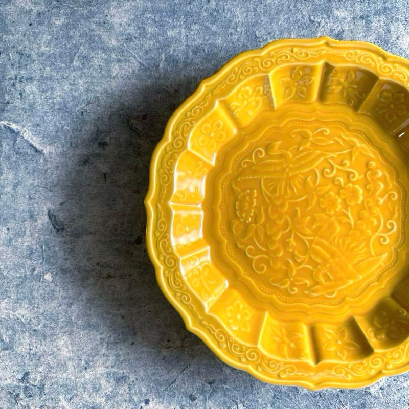有田焼 福泉窯 黄交跡花鳥彫5寸皿 | MatsuBokkuri 有田焼 福泉窯 黄交跡花鳥彫5寸皿 | MatsuBokkuri