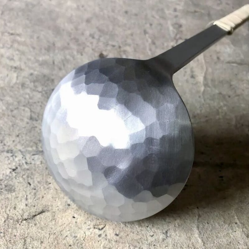 🔶SALE🔶 新潟燕 藤ヅル巻アルミ槌目お玉 （穴無） | MatsuBokkuri