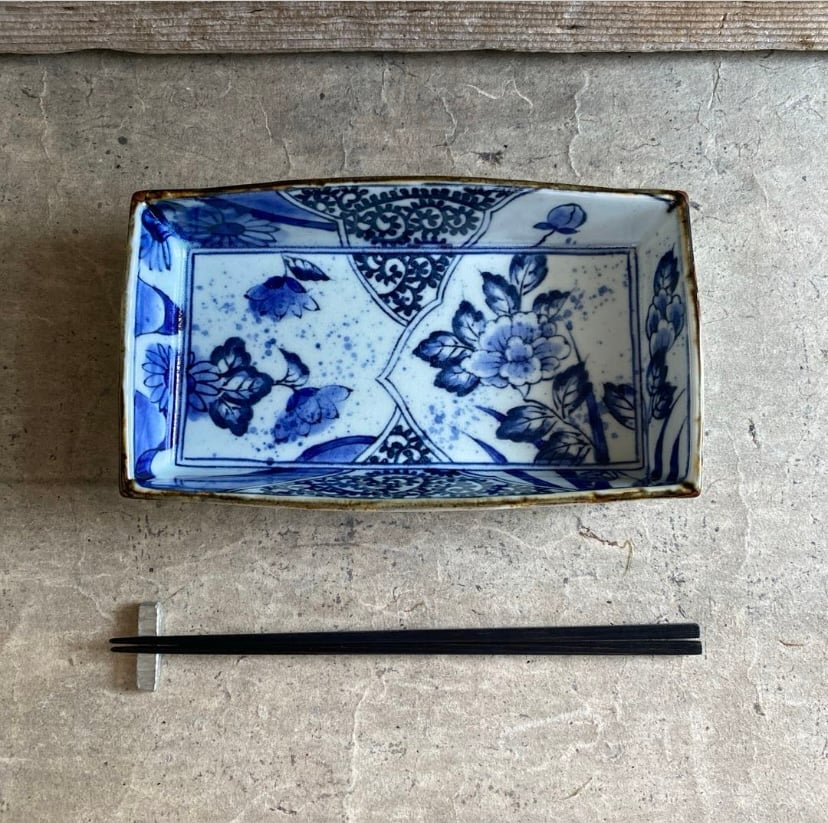 伊万里焼 寛右衛門窯 タコ唐草箱皿 | MatsuBokkuri