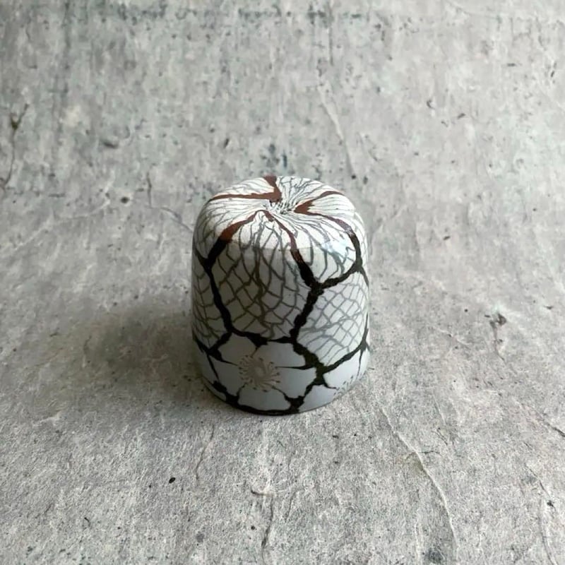 益子焼 千田義昭 練込ぐい呑 花と葉 | MatsuBokkuri