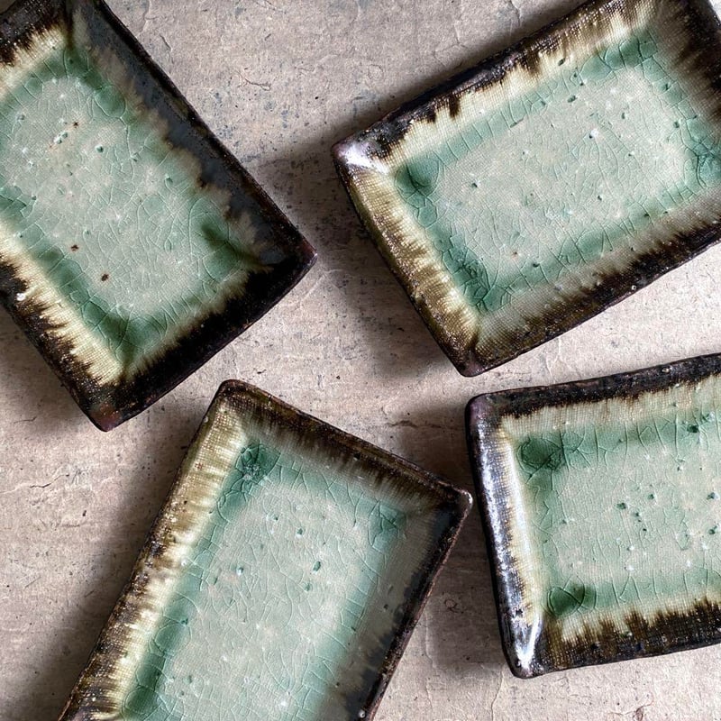 益子焼 古賀賢二 灰釉長角焼物皿 | MatsuBokkuri