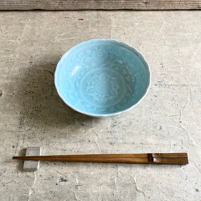 有田焼 華山窯 青磁唐草彫 小鉢 | MatsuBokkuri