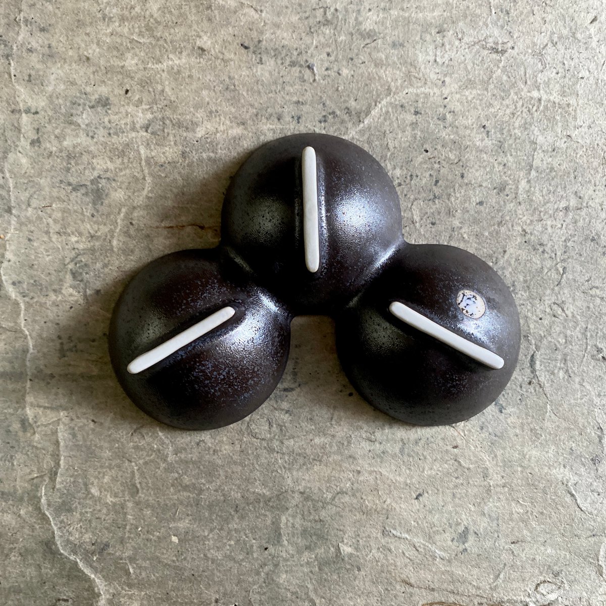 有田焼 陶悦窯 晶金ひとかすり三つ組小付 | MatsuBokkuri