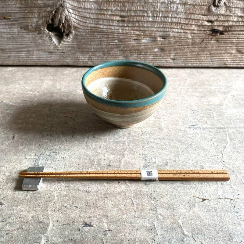 益子焼 トルコブルー白泥刷毛目飯碗 | MatsuBokkuri