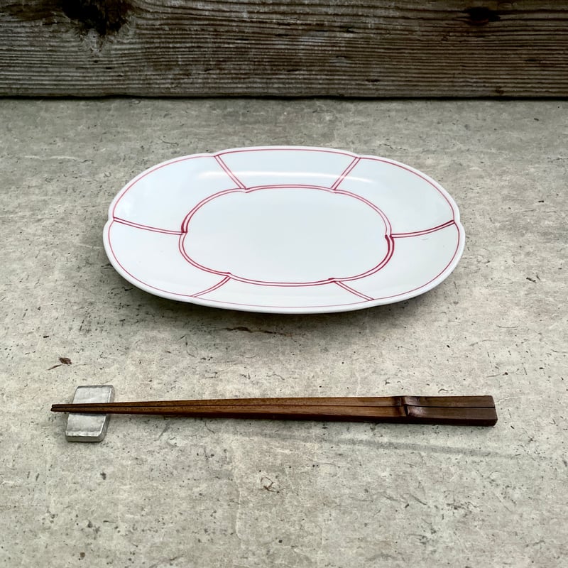 赤地径 楕円花模様皿 2枚セット 美品 作家 器 波佐見焼 洸琳窯 手描き間取り花型楕円皿（赤） | MatsuBokkuri