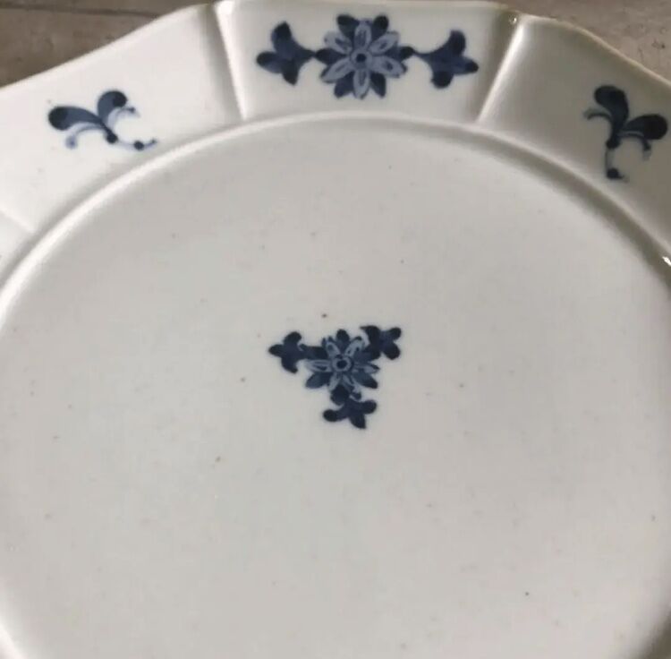 波佐見焼 陶房青 古染花 八方七寸皿 | MatsuBokkuri