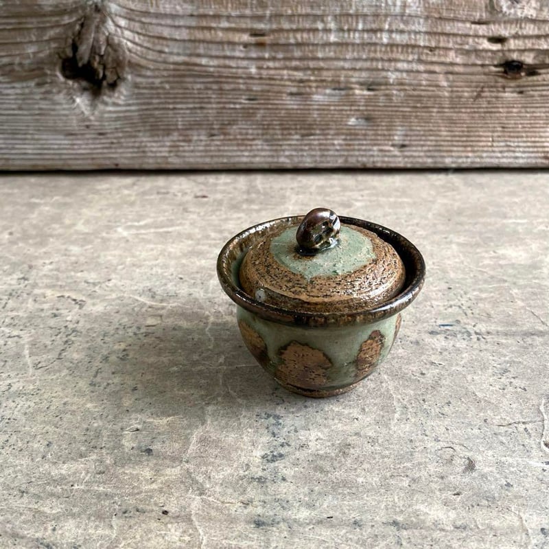 益子焼 古賀賢二 灰釉蓋付薬味・塩入 | MatsuBokkuri