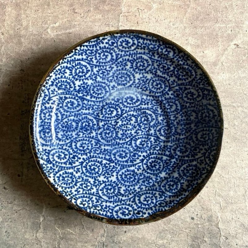 美濃焼 森川縞吉窯 古染タコ唐草麺皿 | MatsuBokkuri