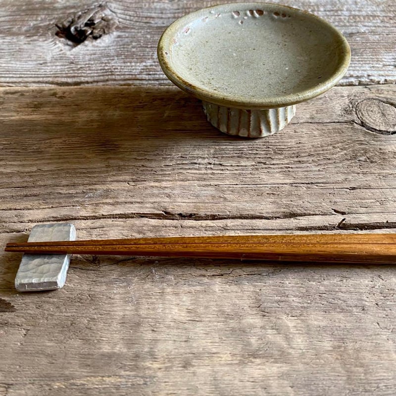 益子焼 日々是 窯変粉引高台小皿 | MatsuBokkuri