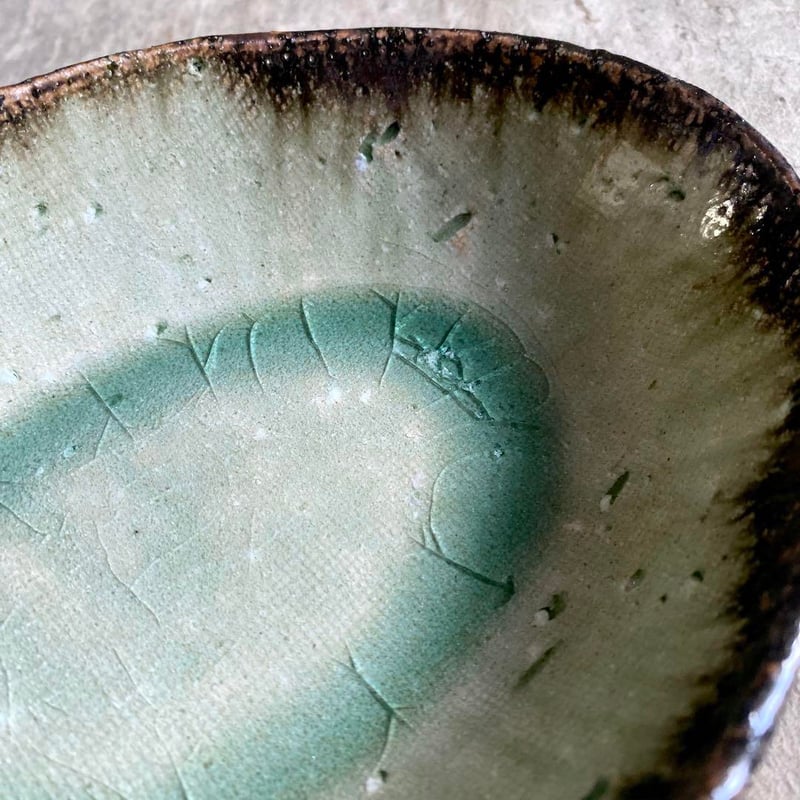 益子焼 古賀賢二 灰釉楕円鉢（中） | MatsuBokkuri