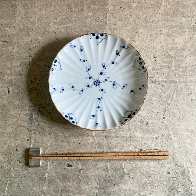 伊万里焼 徳七窯 つる花唐草輪花皿 | MatsuBokkuri