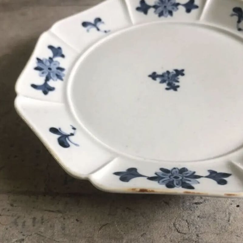 波佐見焼 陶房青 古染花 八方七寸皿 | MatsuBokkuri