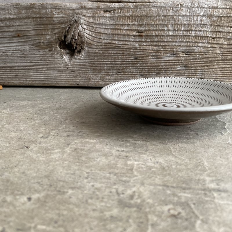 kikiです。小石原焼 プレート 中皿 小皿 取り皿 とびかんな 民藝