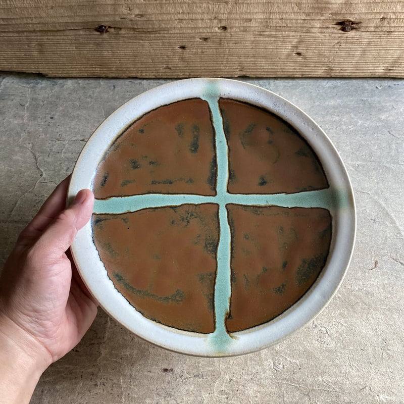 益子焼 柿釉渕糠青磁クロス8寸皿 | MatsuBokkuri