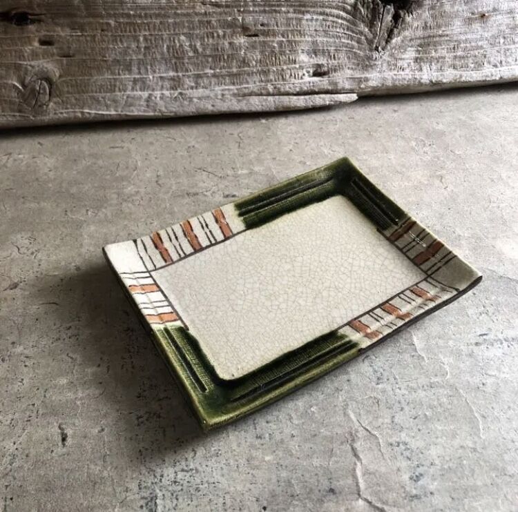【美品】【梅村晴峰作】織部角皿　菓子器　箱あり 美品】【梅村晴峰作】織部角皿 菓子器 箱あり