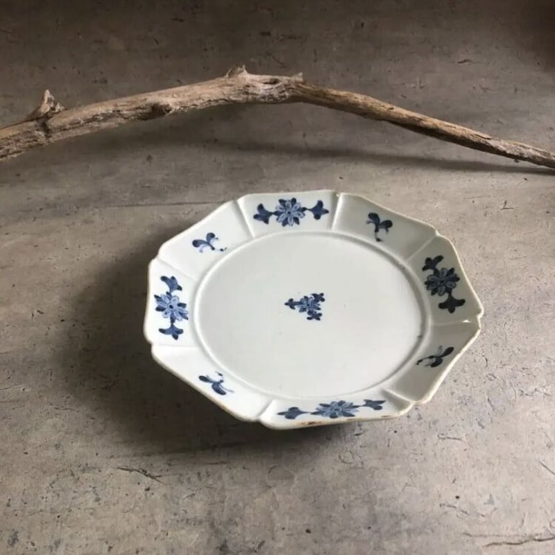 波佐見焼 波佐見焼 陶房青 古染花 八方七寸皿 | MatsuBokkuri