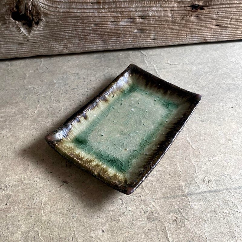 益子焼 古賀賢二 灰釉長角焼物皿 | MatsuBokkuri