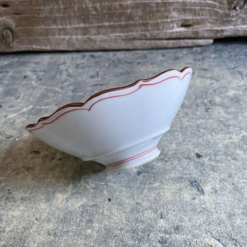 波佐見焼 洸琳窯 赤絵渕ヨーラク小鉢 | MatsuBokkuri