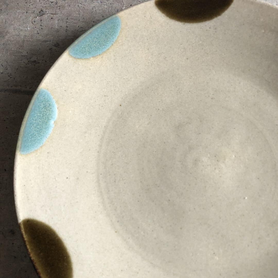 益子焼 大皿 陶器. 益子焼 二彩8寸丸皿 | MatsuBokkuri