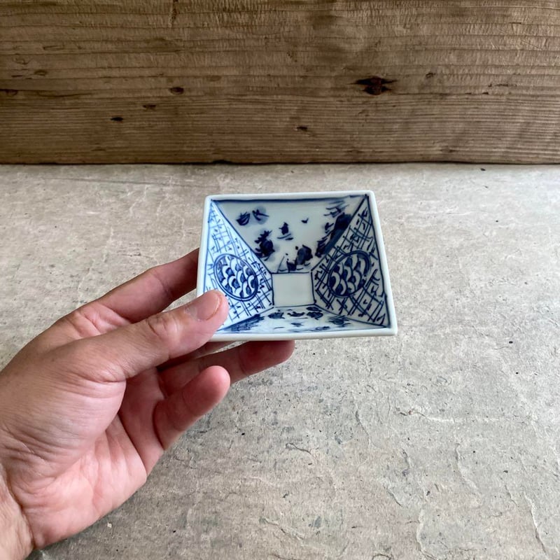 波佐見焼 一夢窯 染付地紋山水角小付 | MatsuBokkuri