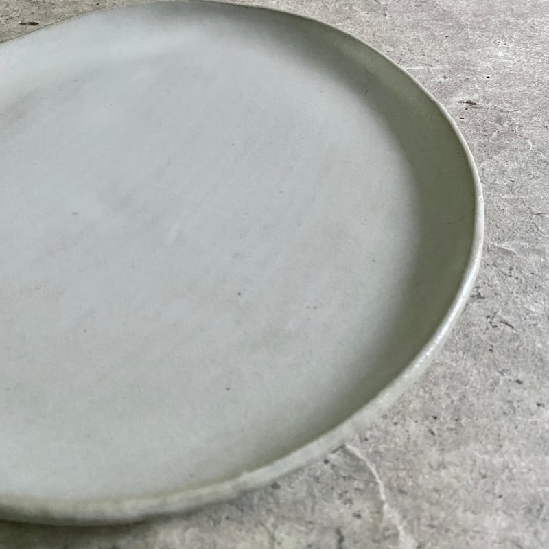 益子焼 白糠釉8寸平皿 | MatsuBokkuri