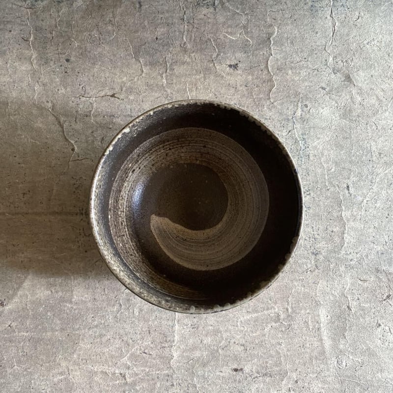 益子焼 刷毛目5寸丸丼「内黒刷毛目」 | MatsuBokkuri