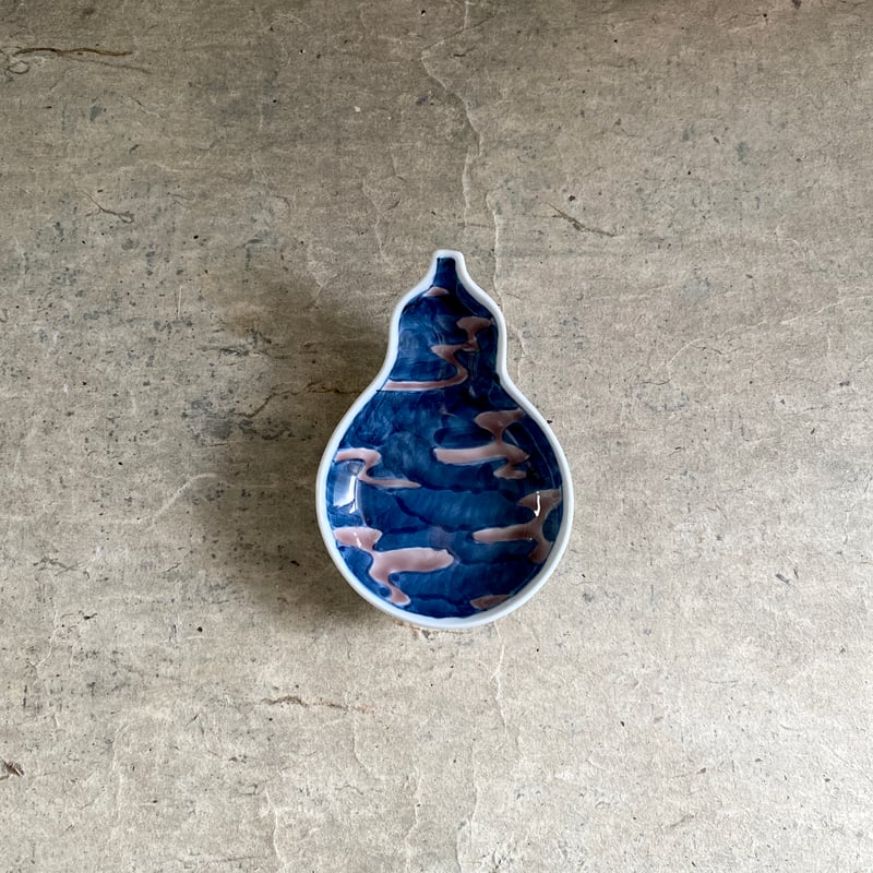 伊万里焼 徳七窯 濃雲ひさご皿 | MatsuBokkuri