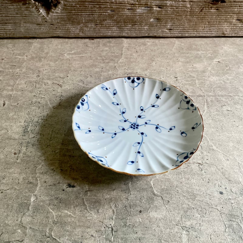 伊万里焼 徳七窯 つる花唐草輪花皿 | MatsuBokkuri