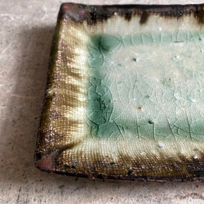 益子焼 古賀賢二 灰釉長角焼物皿 | MatsuBokkuri