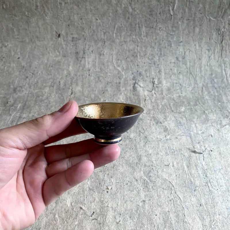 有田焼 陶悦窯 結晶掛分金塗り平盃 | MatsuBokkuri