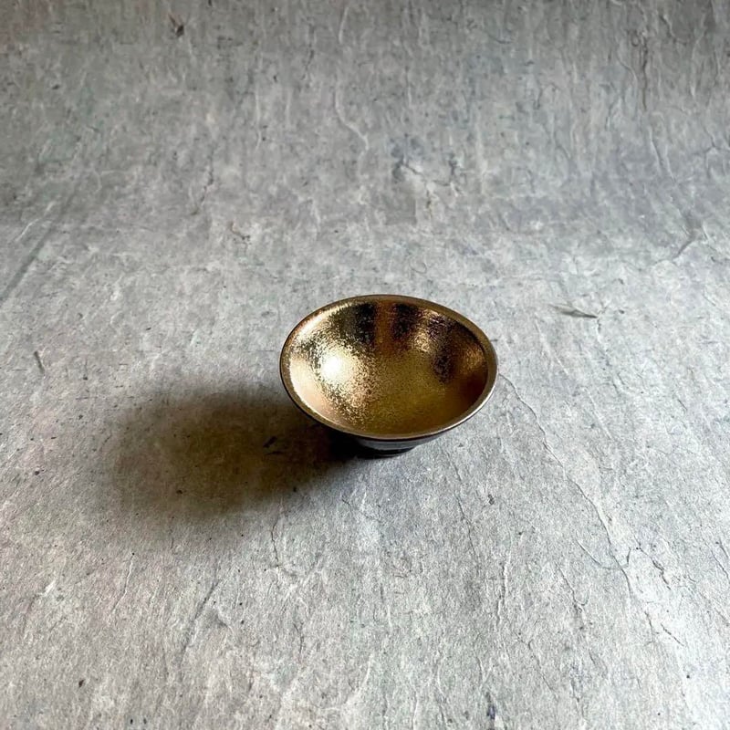 有田焼 陶悦窯 結晶掛分金塗り平盃 | MatsuBokkuri