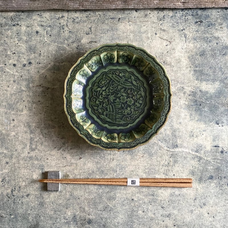 有田焼 福泉窯 織部還元花鳥彫5寸皿 | MatsuBokkuri