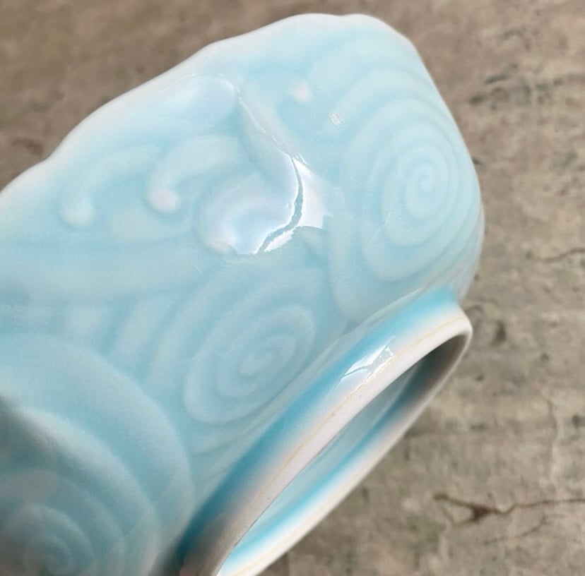 有田焼 華山窯 青磁唐草彫 小鉢 | MatsuBokkuri