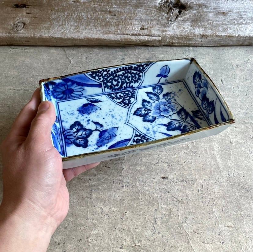 伊万里焼 寛右衛門窯 タコ唐草箱皿 | MatsuBokkuri