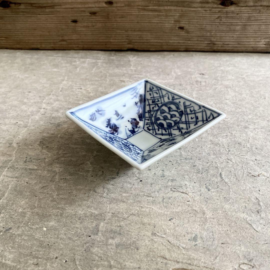 波佐見焼 一夢窯 染付地紋山水角小付 | MatsuBokkuri